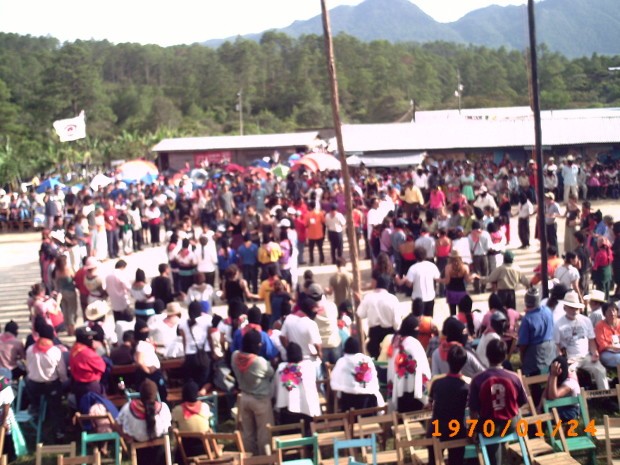 Bandera Humana de la Paz EZLN