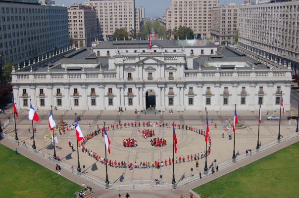 Manifestación de Paz co-organizada entre el Gobierno y la sociedad civil para señalar que "la promoción de una Cultura de Paz es la prioridad en el relacionamiento entre la sociedad civil y el las autoridades de Gobierno". Consejo Metropolitano de sociedad civil - SEGEGOB - Año 2008