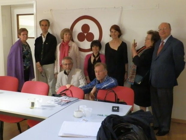 Reunión de trabajo en Ginebra, el 15 de abril de 2015 junto a miembros de la Asociación francesa de la bandera de la paz, de Suiza, de la AEDIDH (Profesor Carlos Villán), Somos Paz, Movimiento Transición, Alternatiba Europa, etc... 